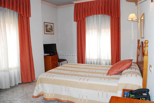 Hostal Universal Бенавенте Екстер'єр фото