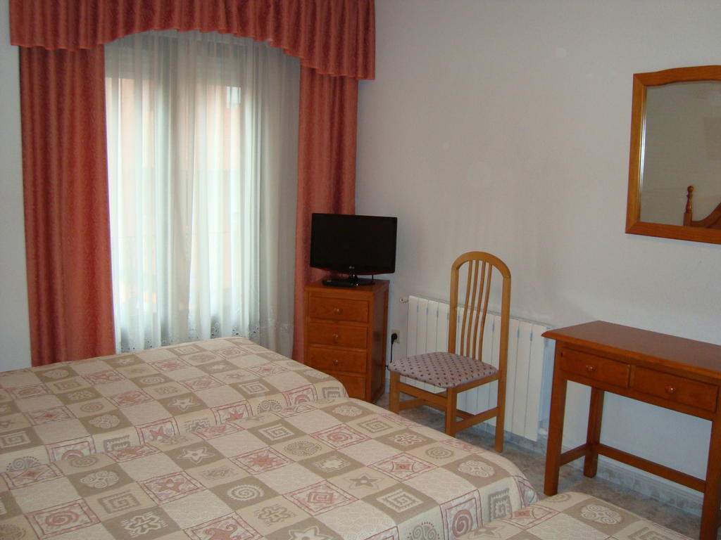 Hostal Universal Бенавенте Номер фото