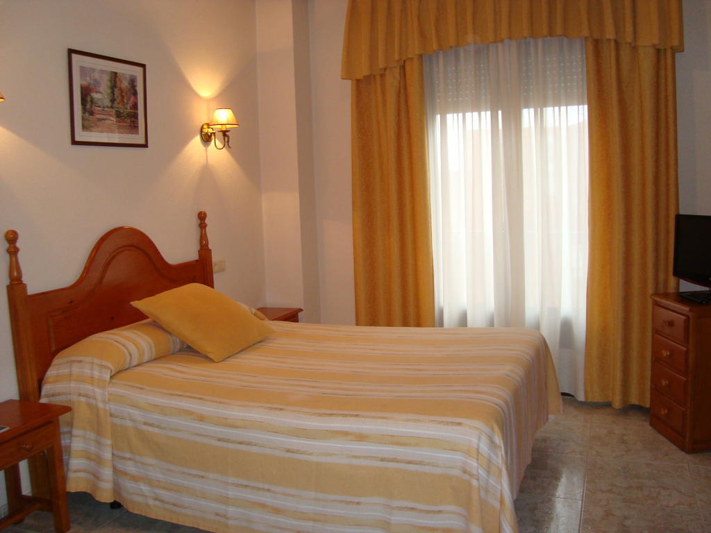 Hostal Universal Бенавенте Номер фото
