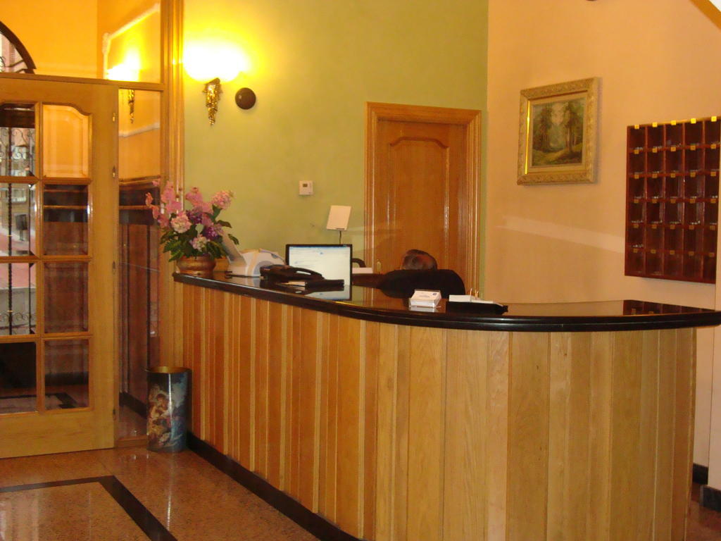 Hostal Universal Бенавенте Екстер'єр фото